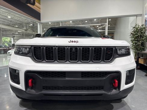 Used 2022 Jeep Grand Cherokee Trailhawk w/ ADV Protech Group II AWD/4WD image 19