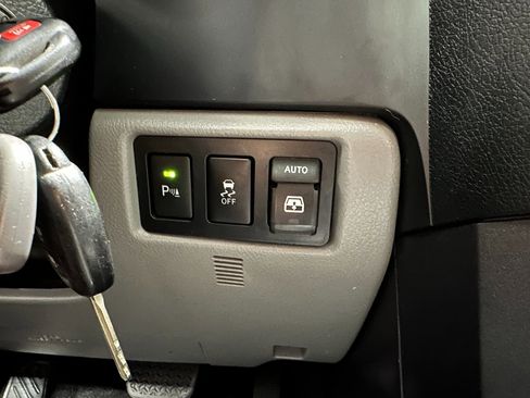 Used 2018 Toyota Sequoia SR5 image 37