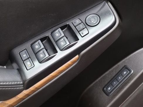 Used 2020 GMC Yukon XL Denali RWD image 19