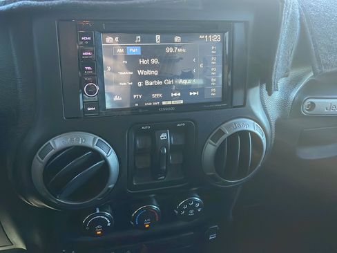 Used 2015 Jeep Wrangler Unlimited Sport w/ Quick Order Package 24S AWD/4WD image 14