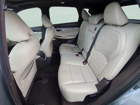 Used 2019 INFINITI QX50 Essential w/ Sensory Package FWD image 13