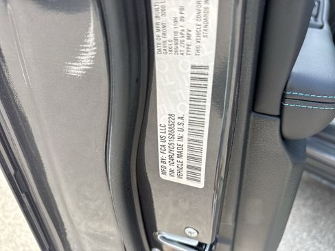 New 2025 Jeep Grand Cherokee Trailhawk w/ Luxury Tech Group III image 16