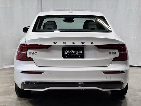 Used 2024 Volvo S60 B5 Core image 5