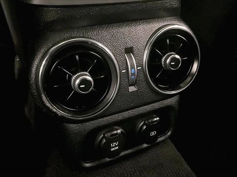 Used 2019 Kia Stinger GT1 image 32