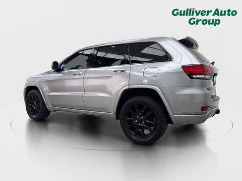 Used 2021 Jeep Grand Cherokee Laredo X AWD/4WD image 4