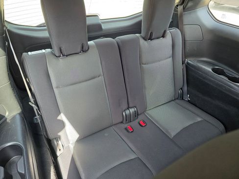 Used 2020 Nissan Pathfinder S image 33