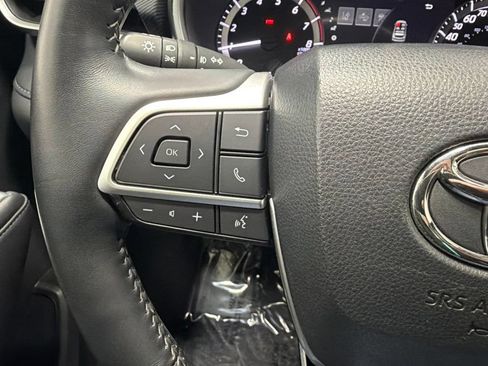Used 2023 Toyota Highlander XSE AWD/4WD image 30