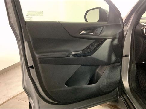 Used 2026 Chevrolet Equinox LT FWD image 25