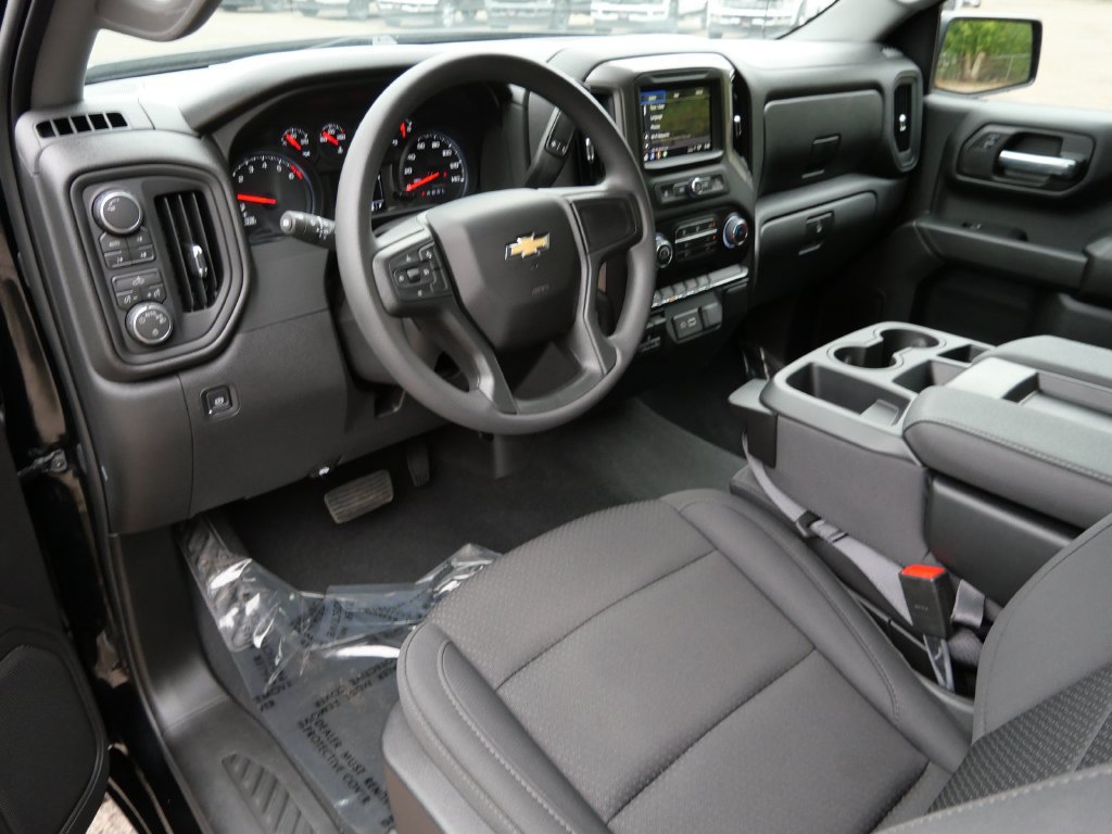 Used 2026 Chevrolet Silverado 1500 W/T w/ WT Value Package AWD/4WD image 3