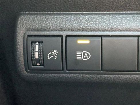 Used 2024 Toyota Corolla LE FWD image 11