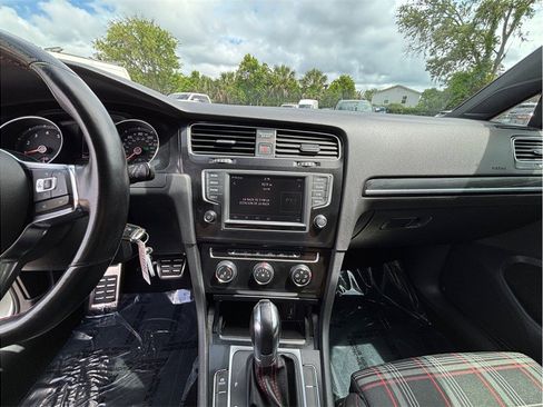 Used 2017 Volkswagen GTI S FWD image 11