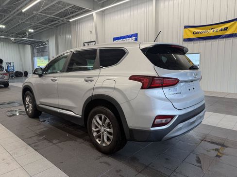 Used 2019 Hyundai Santa Fe SE AWD/4WD image 4