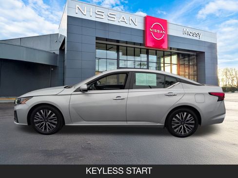 Certified 2023 Nissan Altima 2.5 SV image 5