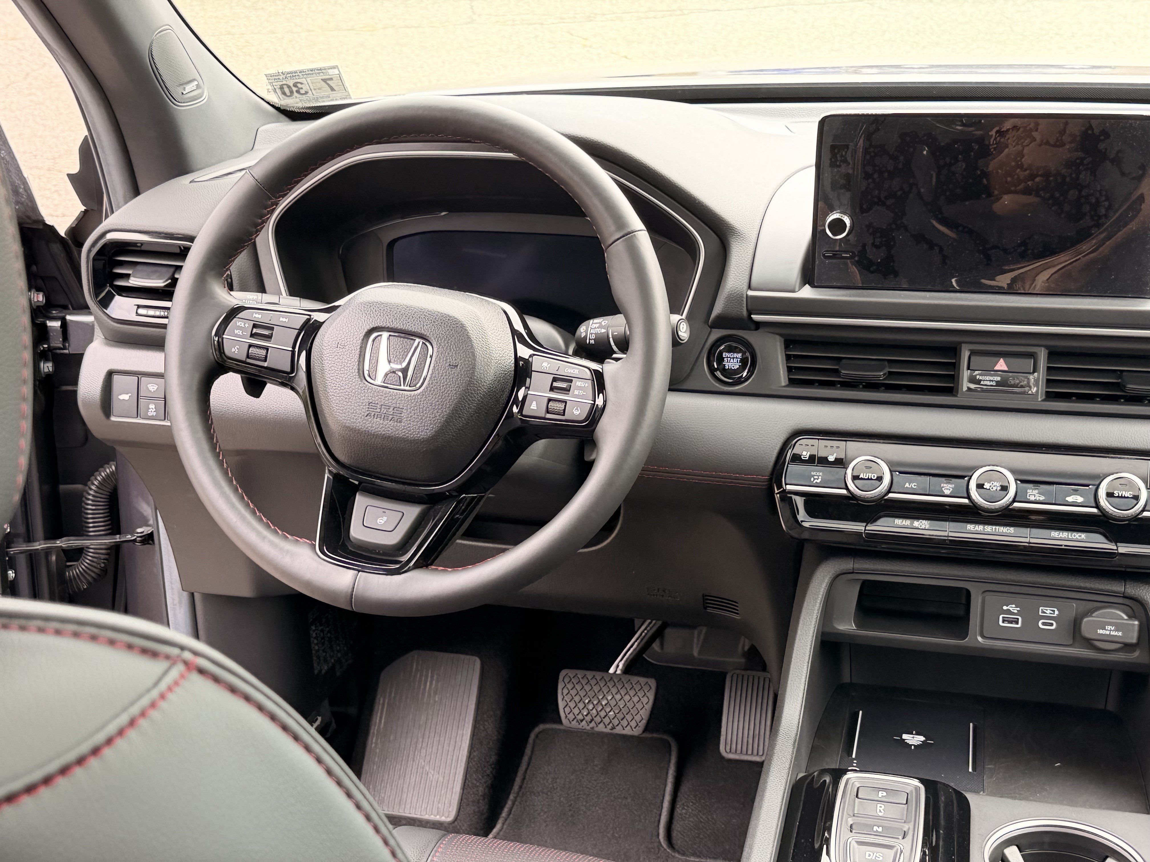 Used 2025 Honda Pilot Black Edition image 20