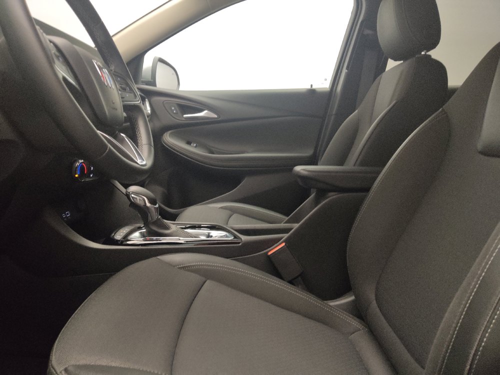 Used 2025 Buick Encore GX Preferred AWD/4WD image 17