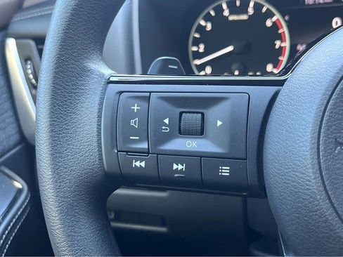 Used 2023 Nissan Rogue SV AWD/4WD image 17