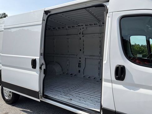 Used 2023 RAM ProMaster 2500 FWD image 23