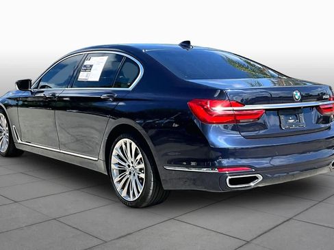 Used 2019 BMW 750i image 12