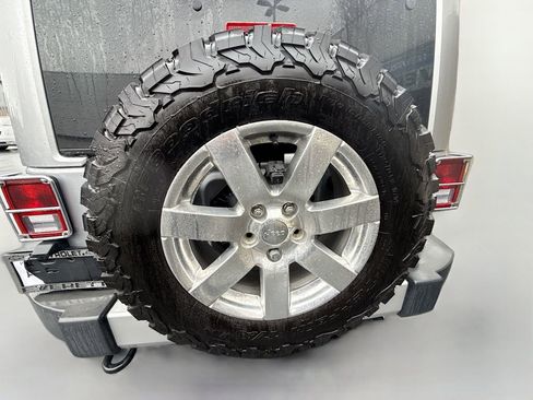 Used 2014 Jeep Wrangler Unlimited Sahara w/ Mopar Chrome Edition Group image 12