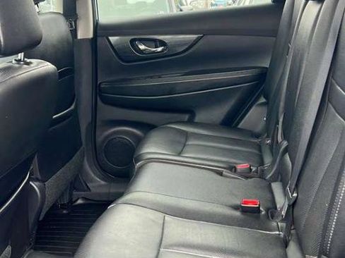 Used 2016 Nissan Rogue SL w/ SL Premium Package image 28