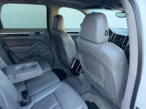 Used 2012 Porsche Cayenne AWD/4WD image 15