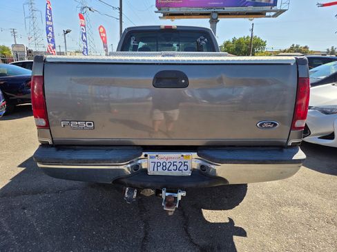 Used 2002 Ford F250 Lariat image 3