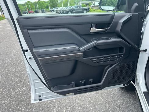 New 2026 Toyota Tacoma Limited AWD/4WD image 18