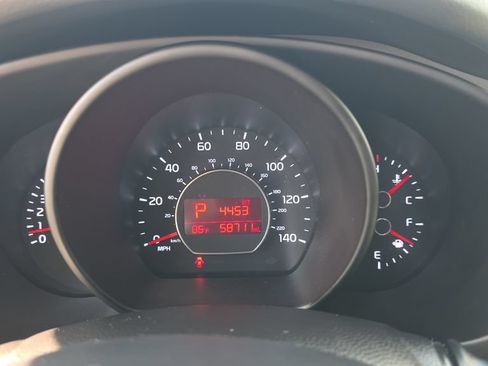 Used 2016 Kia Soul + w/ Primo Package FWD image 24