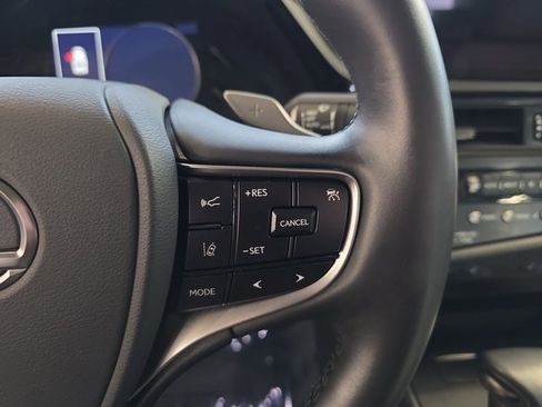 Certified 2025 Lexus ES 300h 300h w/ Premium Package image 19