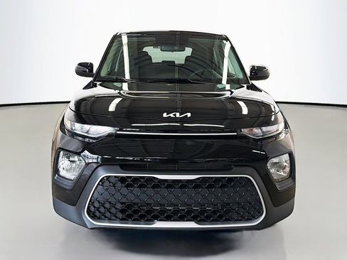 Used 2022 Kia Soul LX FWD image 2