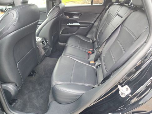 Used 2023 Mercedes-Benz GLC 300 4MATIC image 23