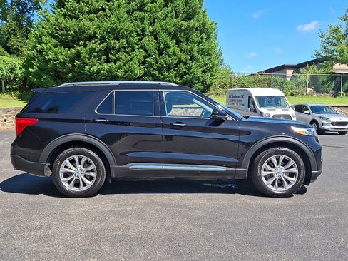 Certified 2023 Ford Explorer Limited w/ Limited Technology Package AWD/4WD image 7