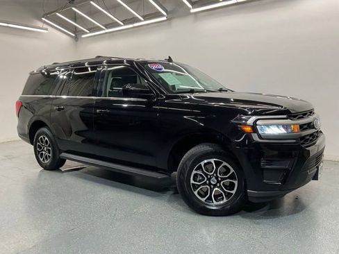 Used 2024 Ford Expedition Max XLT AWD/4WD image 2