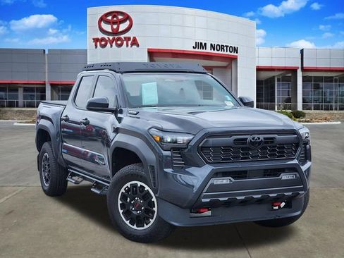 Used 2025 Toyota Tacoma TRD Off-Road image 1