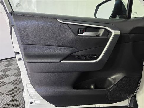 Used 2025 Toyota RAV4 XLE w/ Convenience Package image 39