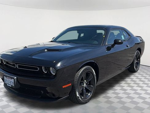 Used 2020 Dodge Challenger SXT RWD image 1
