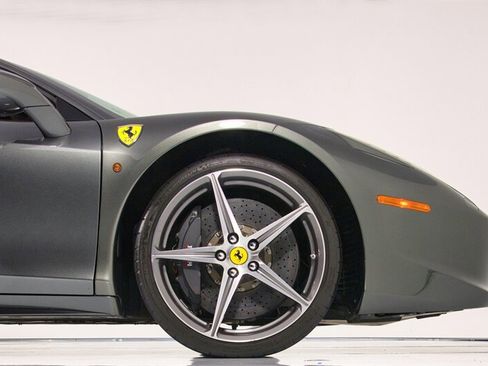 Used 2013 Ferrari 458 Italia Coupe RWD image 13