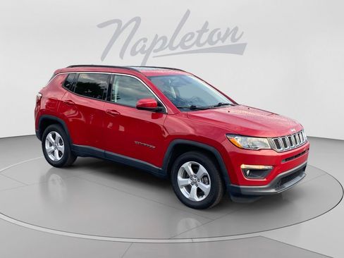 Used 2021 Jeep Compass Latitude w/ Sun and Sound Group FWD image 8