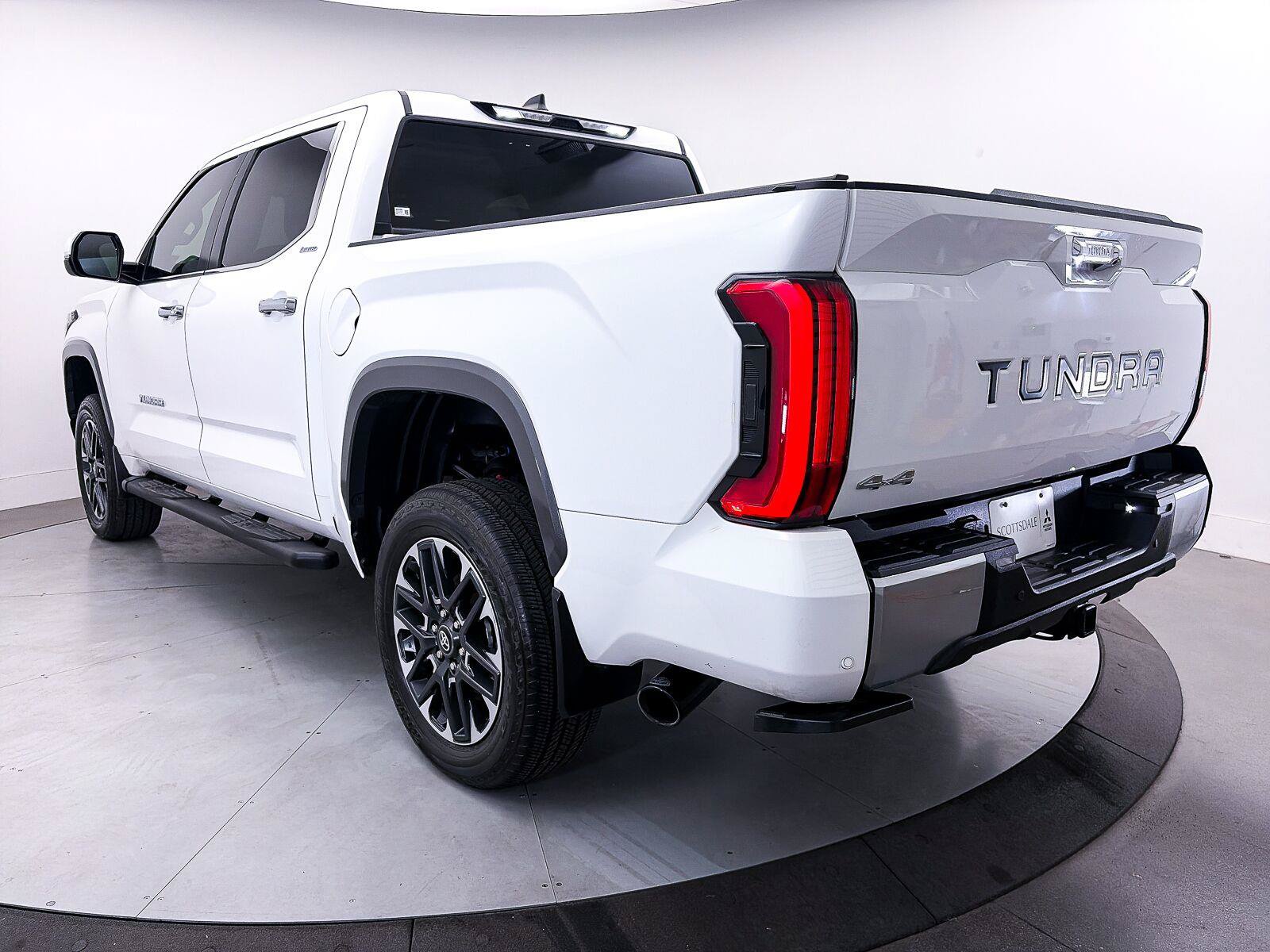 Used 2025 Toyota Tundra Limited w/ Power Package AWD/4WD image 15