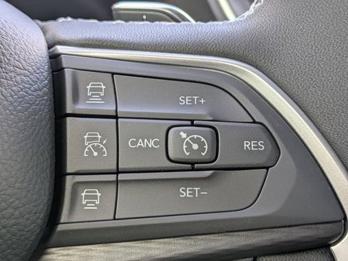 New 2025 Jeep Grand Cherokee L Laredo image 23