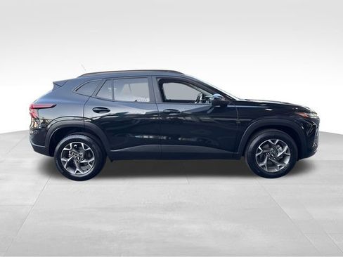 Certified 2025 Chevrolet Trax LT w/ Driver Confidence Package FWD image 6