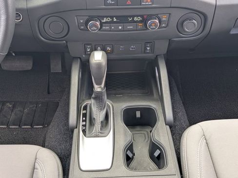 Used 2024 Nissan Frontier SV w/ SV Convenience Package RWD image 18