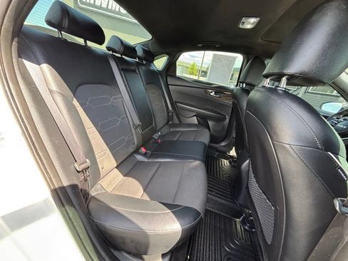 Used 2024 Kia Forte GT-Line w/ GT-Line Premium Package FWD image 19
