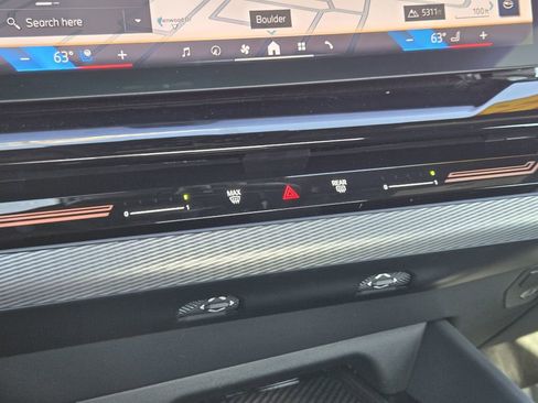 Certified 2025 BMW 530i xDrive 530i xDrive w/ M Sport Package image 22