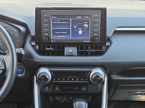 Used 2022 Toyota RAV4 XLE w/ XLE Grade Weather Package image 17