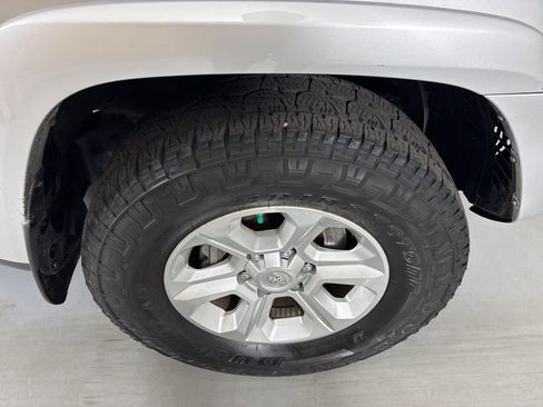 Used 2015 Toyota 4Runner SR5 image 12