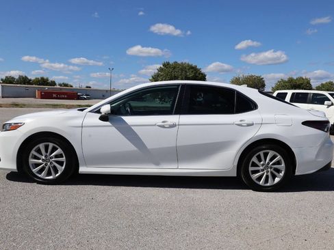 Used 2022 Toyota Camry LE image 8