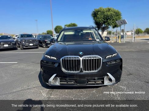 Used 2023 BMW X7 xDrive40i w/ Premium Package AWD/4WD image 9