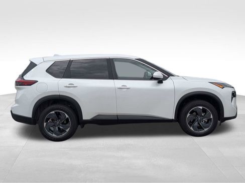 Used 2025 Nissan Rogue SV FWD image 3