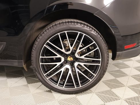 Used 2022 Porsche Macan AWD/4WD image 20